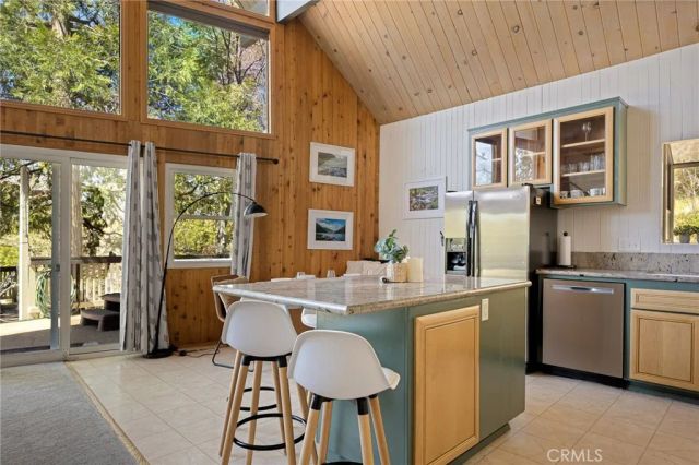 735 Bishorn Drive, Lake Arrowhead, CA 92352