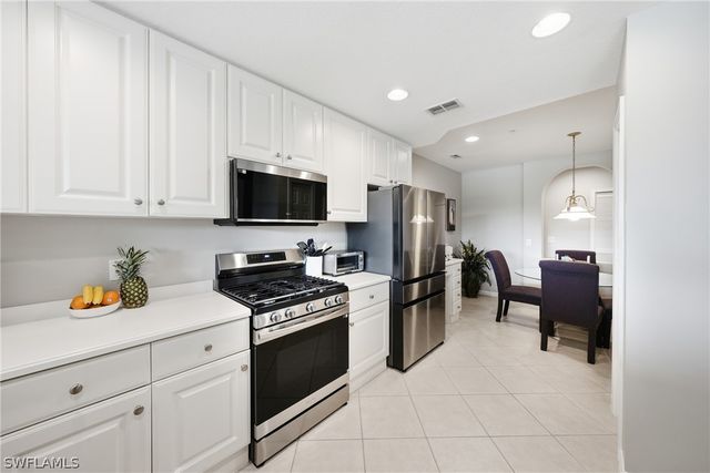 3990 Deer Crossing CT 102, Naples, FL 34114