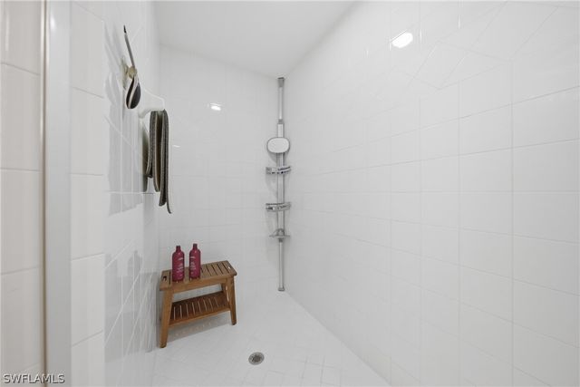 3990 Deer Crossing CT 102, Naples, FL 34114