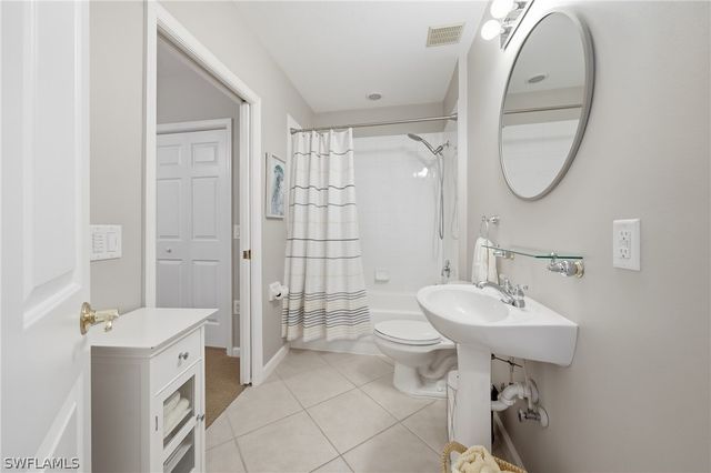 3990 Deer Crossing CT 102, Naples, FL 34114