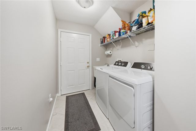 3990 Deer Crossing CT 102, Naples, FL 34114