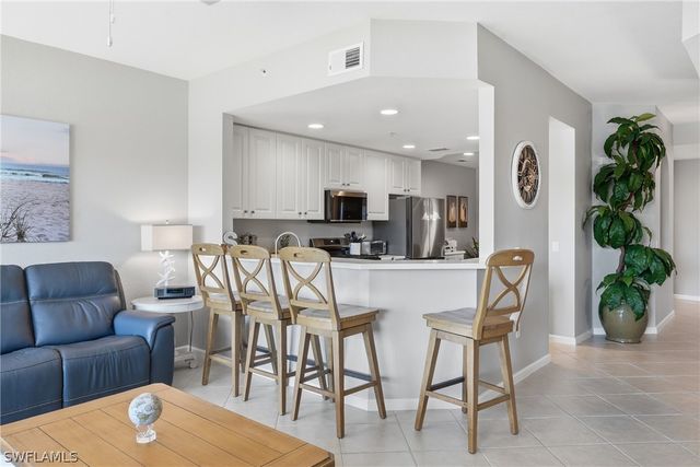 3990 Deer Crossing CT 102, Naples, FL 34114