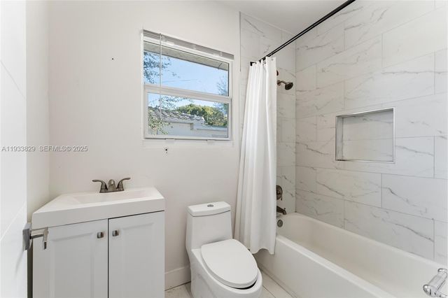 19 NE 48th St, Miami, FL 33137