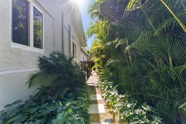 19 NE 48th St, Miami, FL 33137