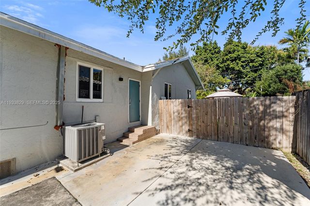 19 NE 48th St, Miami, FL 33137