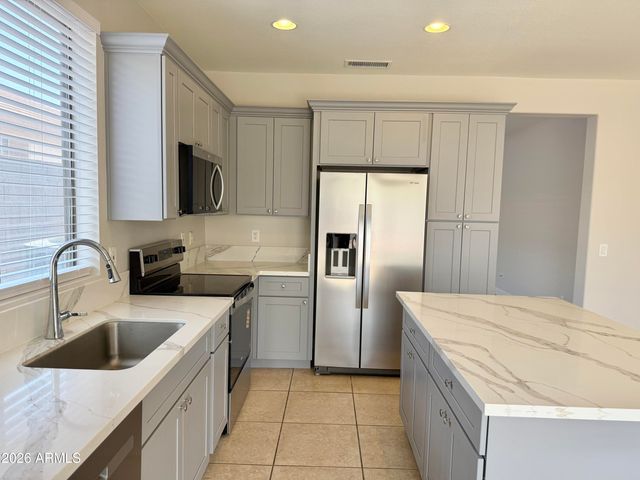 6558 W TOWNLEY Avenue, Glendale, AZ 85302