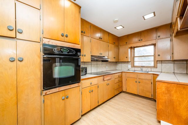 1298 Colfax Avenue, Benton Harbor, MI 49022