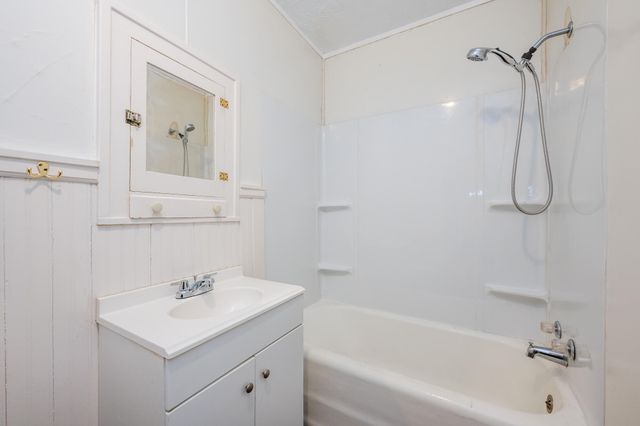 1298 Colfax Avenue, Benton Harbor, MI 49022