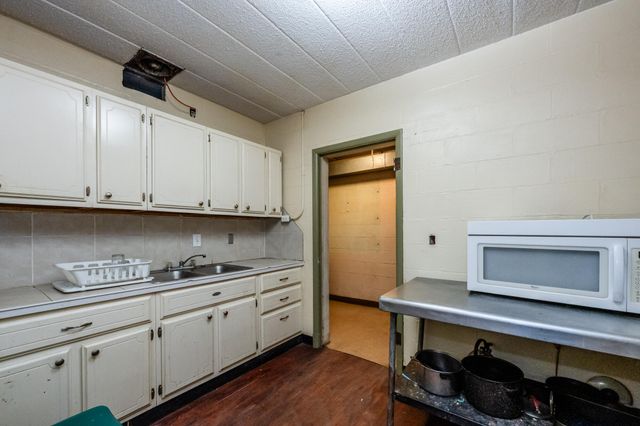 1298 Colfax Avenue, Benton Harbor, MI 49022