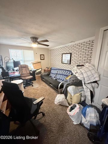 7416 Colt Dr, Louisville, KY 40214