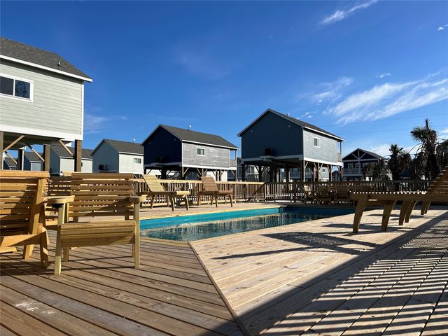 1059 Shady Lane, Gilchrist, TX 77617