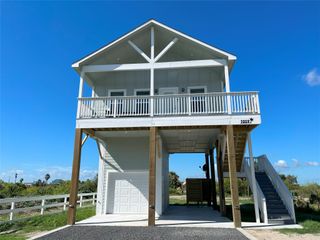 1059 Shady Lane, Gilchrist, TX 77617