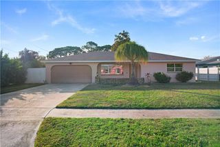 5948 Sonnet CT, North Fort Myers, FL 33903