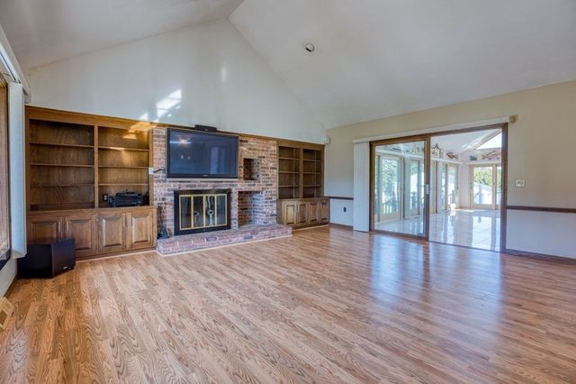 24 Mcintosh Dr, Wilbraham, MA 01095