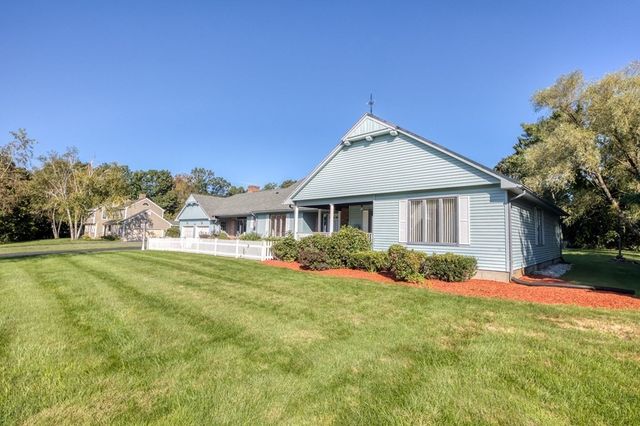 24 Mcintosh Dr, Wilbraham, MA 01095