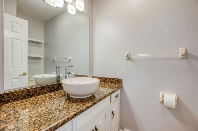 24 Mcintosh Dr, Wilbraham, MA 01095