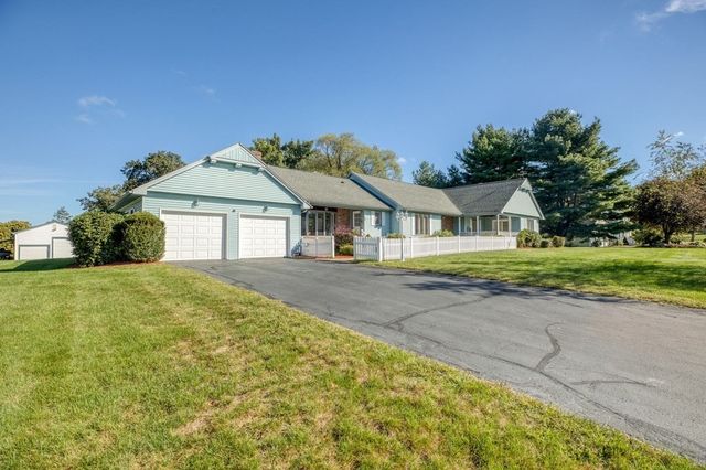 24 Mcintosh Dr, Wilbraham, MA 01095