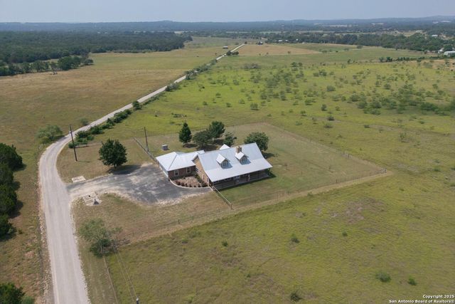 192 Indian Oaks Pass, Blanco, TX 78606