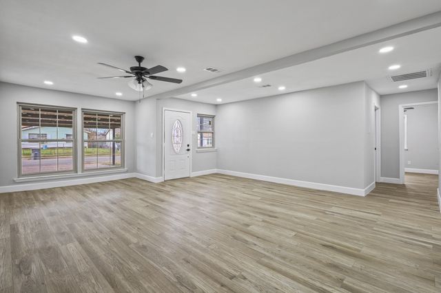 3832 Stateoak Drive, Dallas, TX 75241