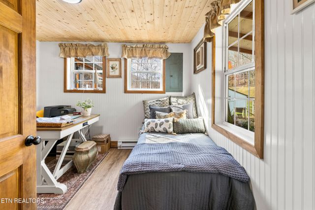 1214 Little Elk Creek Rd, Pioneer, TN 37847