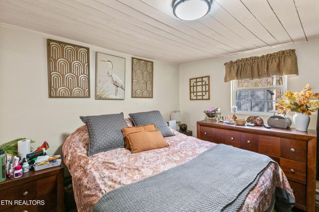 1214 Little Elk Creek Rd, Pioneer, TN 37847