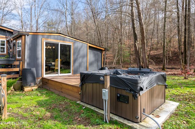 1214 Little Elk Creek Rd, Pioneer, TN 37847