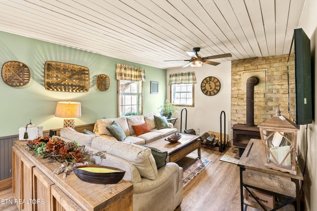 1214 Little Elk Creek Rd, Pioneer, TN 37847