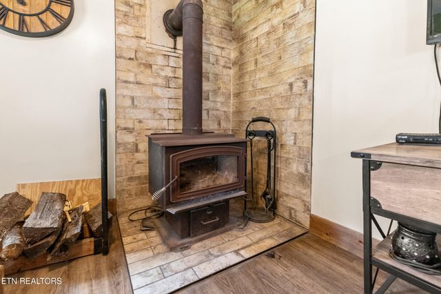 1214 Little Elk Creek Rd, Pioneer, TN 37847