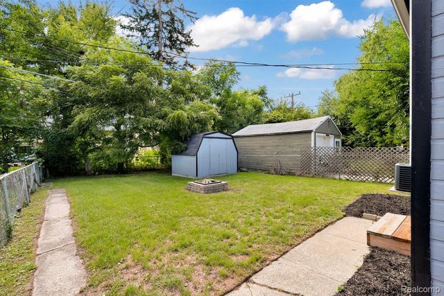 15611 Leona Drive, Redford Charter Township, MI 48239