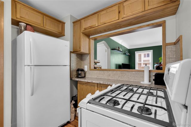 15611 Leona Drive, Redford Charter Township, MI 48239