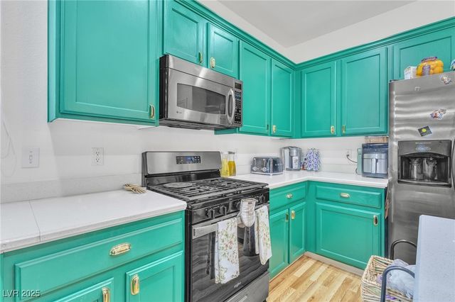 9177 Dazzle Accent Court, Las Vegas, NV 89149