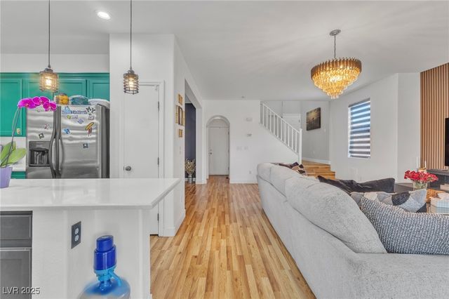 9177 Dazzle Accent Court, Las Vegas, NV 89149