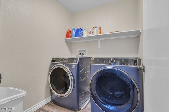 9177 Dazzle Accent Court, Las Vegas, NV 89149