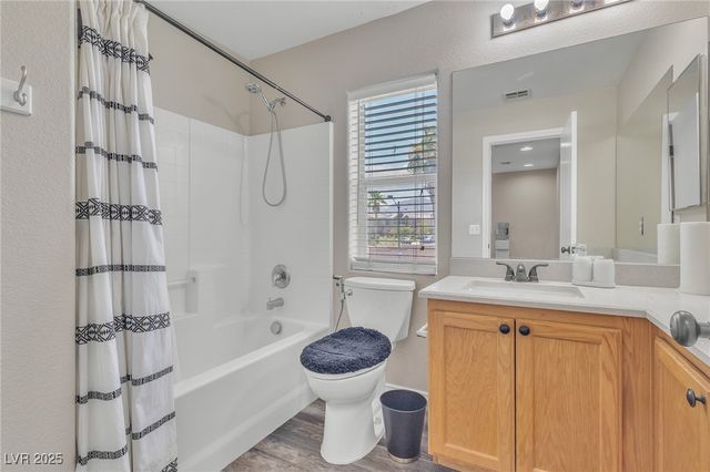 9177 Dazzle Accent Court, Las Vegas, NV 89149