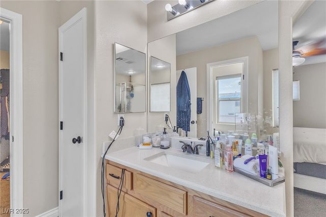 9177 Dazzle Accent Court, Las Vegas, NV 89149