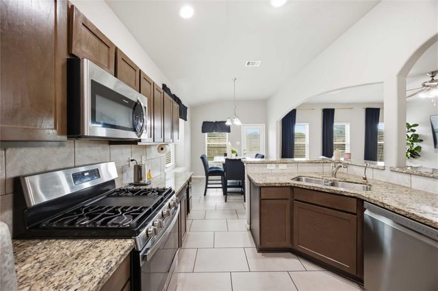 614 Palo Alto Court, Rosharon, TX 77583