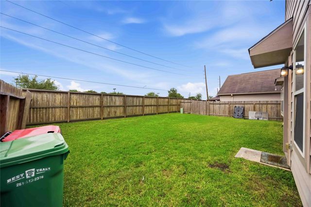 614 Palo Alto Court, Rosharon, TX 77583