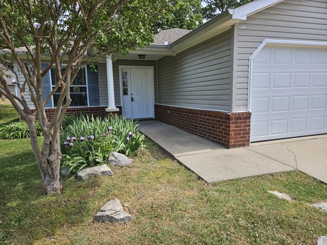 912 Seven Oaks Blvd, Smyrna, TN 37167