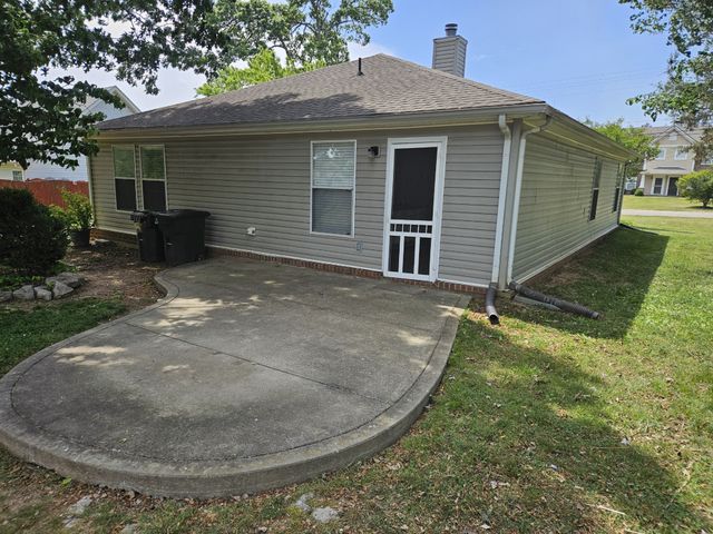 912 Seven Oaks Blvd, Smyrna, TN 37167