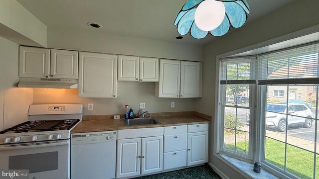 2015 MAYFLOWER DR, Woodbridge, VA 22192