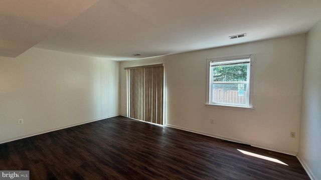 2015 MAYFLOWER DR, Woodbridge, VA 22192