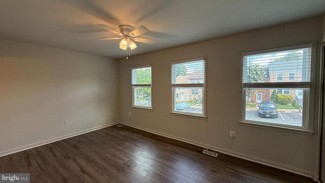 2015 MAYFLOWER DR, Woodbridge, VA 22192