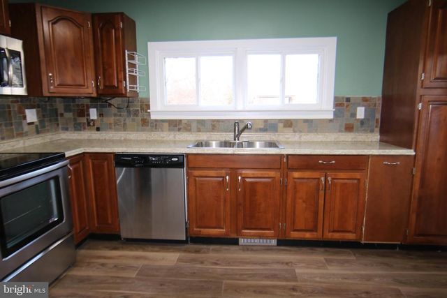 19 CRESCENT ST, Highspire, PA 17034