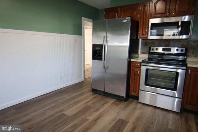 19 CRESCENT ST, Highspire, PA 17034