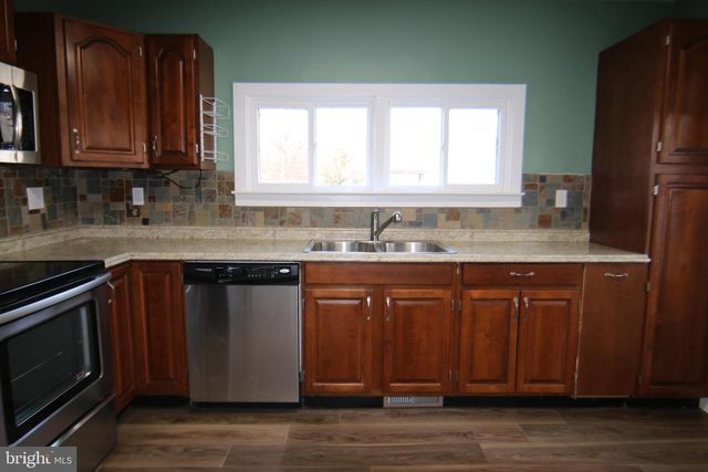 19 CRESCENT ST, Highspire, PA 17034