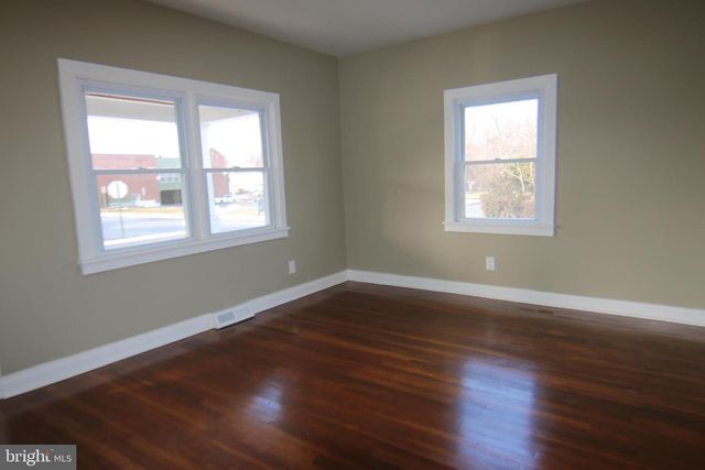 19 CRESCENT ST, Highspire, PA 17034