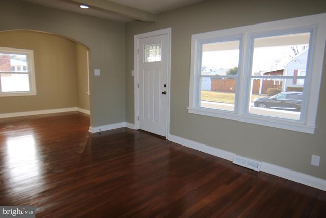 19 CRESCENT ST, Highspire, PA 17034