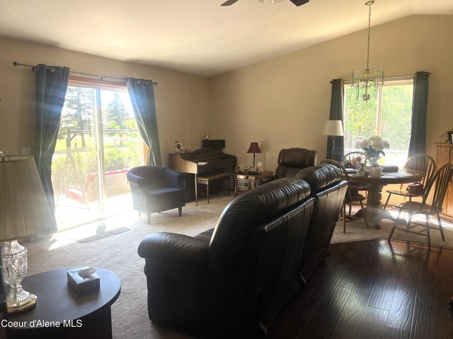 1702 N Summer Rose ST, Post Falls, ID 83854