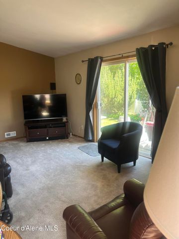 1702 N Summer Rose ST, Post Falls, ID 83854