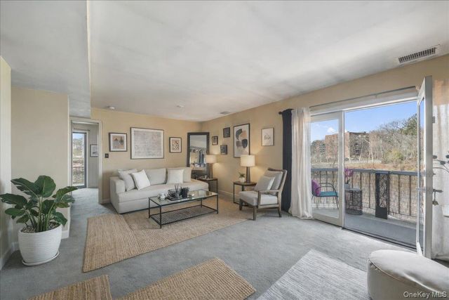 37 Harbor Lane 2A, New Rochelle, NY 10805